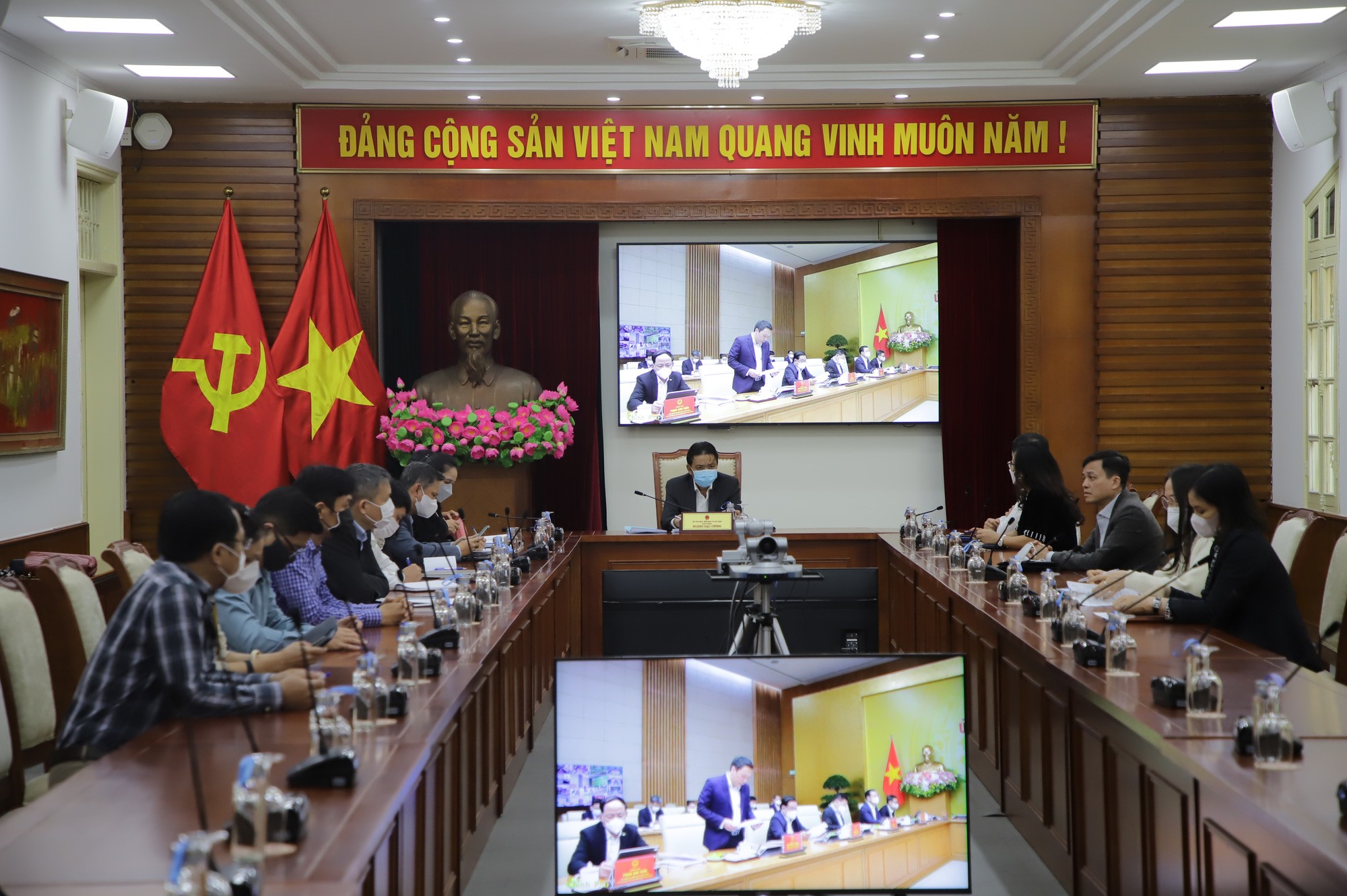 Chuyển đổi số phải đặt lợi ích quốc gia, dân tộc, đặt lợi ích chung lên trên hết - Ảnh 4.