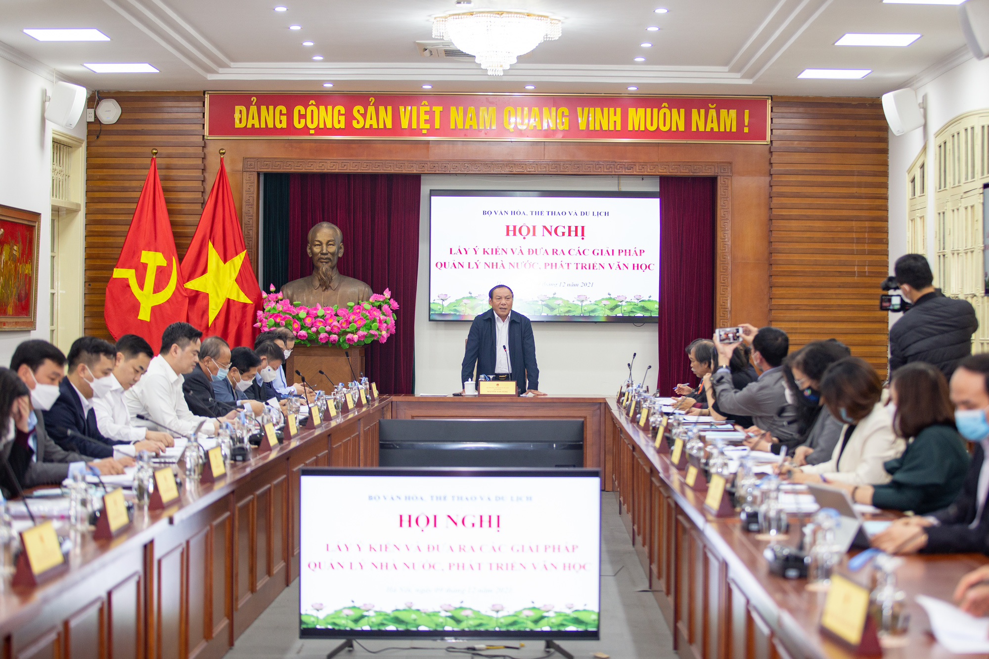 Để ngày càng có thêm nhiều tác phẩm văn học nghệ thuật sống mãi với thời gian - Ảnh 2.