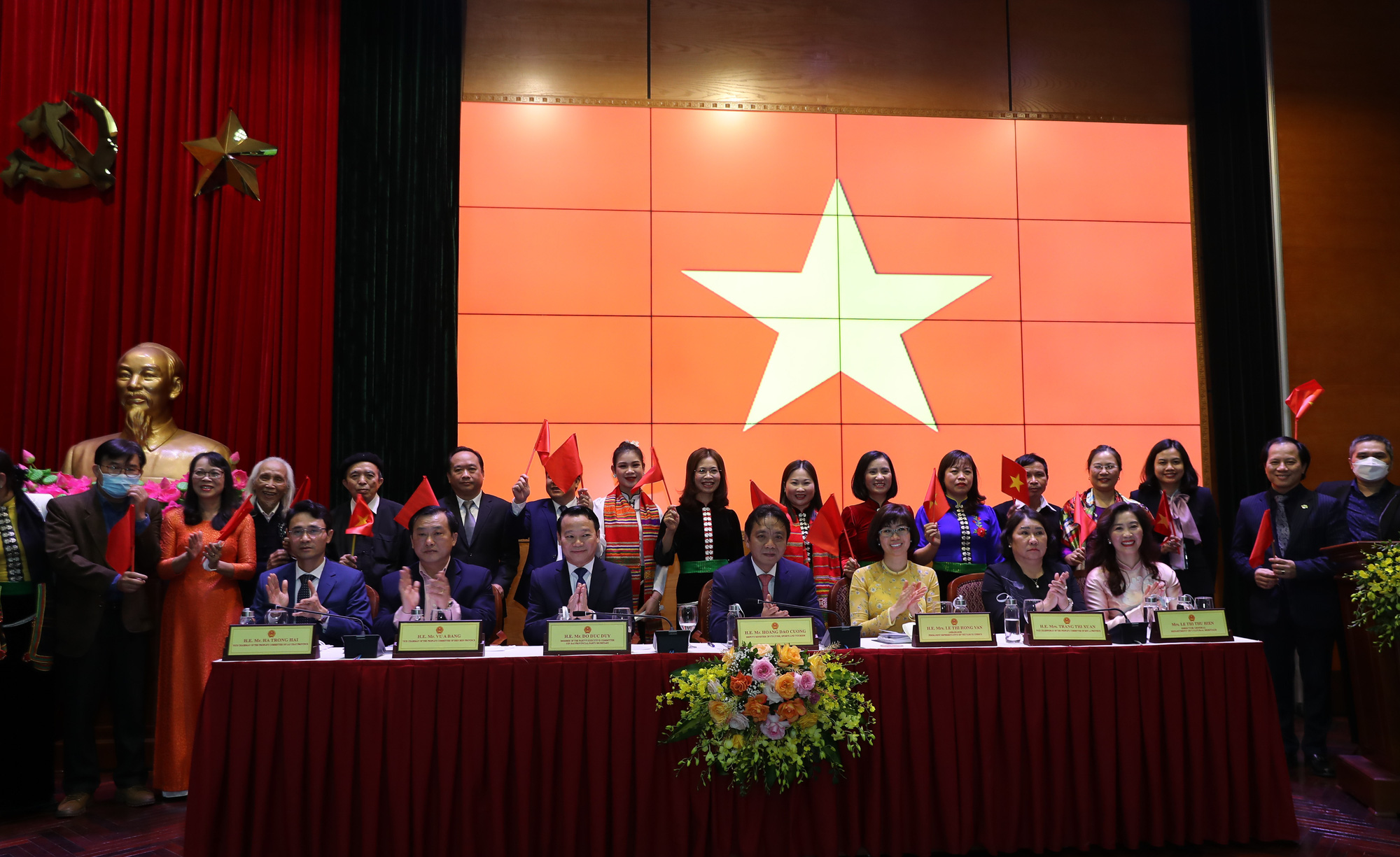 Nghệ thuật Xòe Thái được UNESCO ghi danh vào Danh sách di sản văn hóa phi vật thể đại diện của nhân loại - Ảnh 6.
