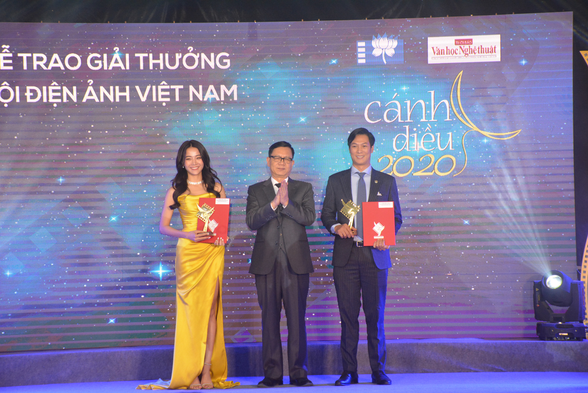 "Bố già" thắng lớn tại giải thưởng Cánh diều 2020 - Ảnh 4.