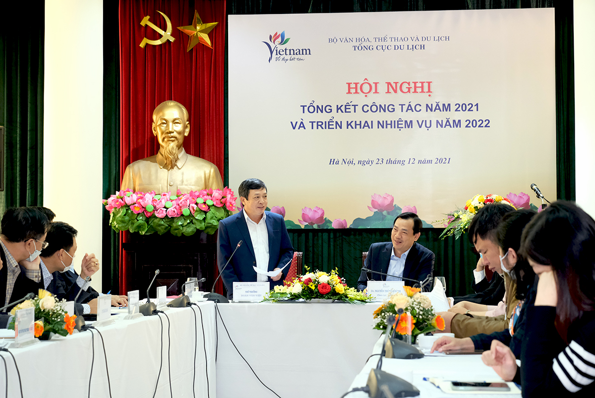 Vượt qua khó khăn năm 2021, ngành du lịch hướng tới thích ứng an toàn, linh hoạt, từng bước phục hồi hoạt động - Ảnh 2.