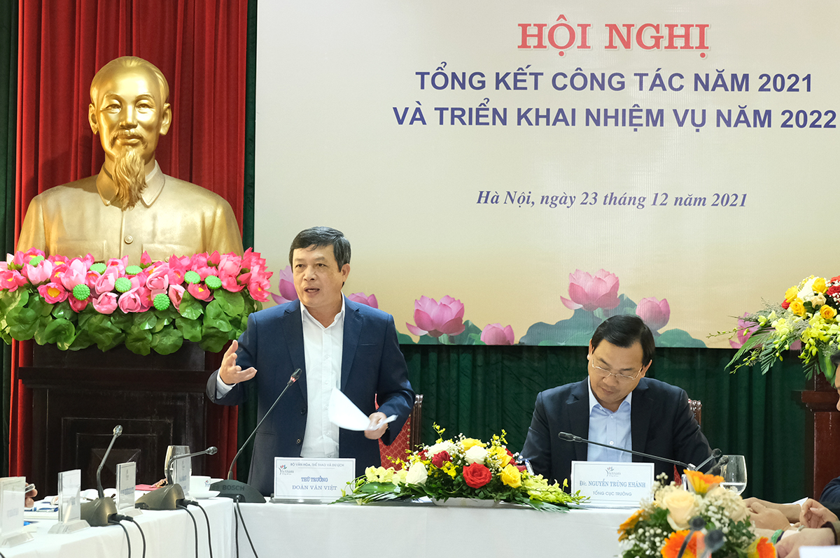 Vượt qua khó khăn năm 2021, ngành du lịch hướng tới thích ứng an toàn, linh hoạt, từng bước phục hồi hoạt động - Ảnh 1.
