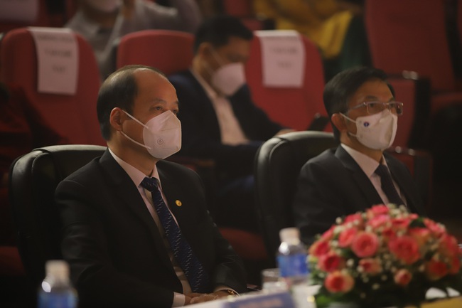 Hơn 90 huy chương được trao tại Hội diễn đàn, hát dân ca 3 miền năm 2021 - Ảnh 2.