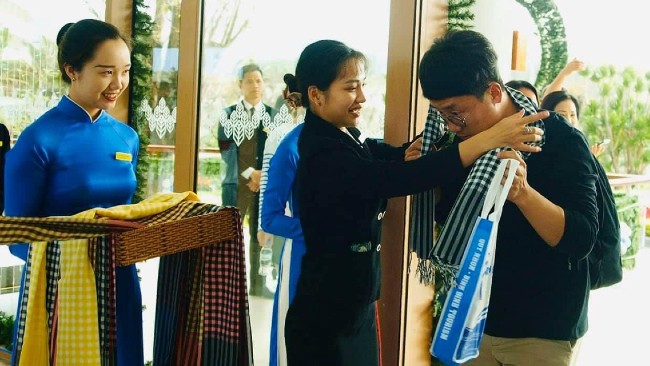 Bình Định: Ngành Du lịch bàn phương án chuẩn bị đón du khách quốc tế - Ảnh 1.