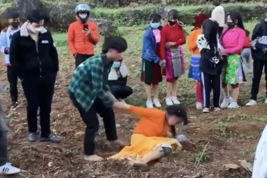 "Kéo vợ"- phong tục đẹp cần điều chỉnh để gìn giữ - Ảnh 1.