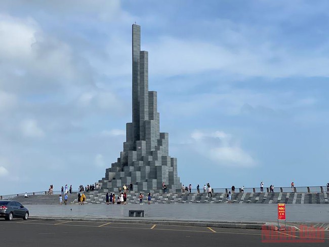 Để du lịch Phú Yên trở thành ngành kinh tế mũi nhọn - Ảnh 2.