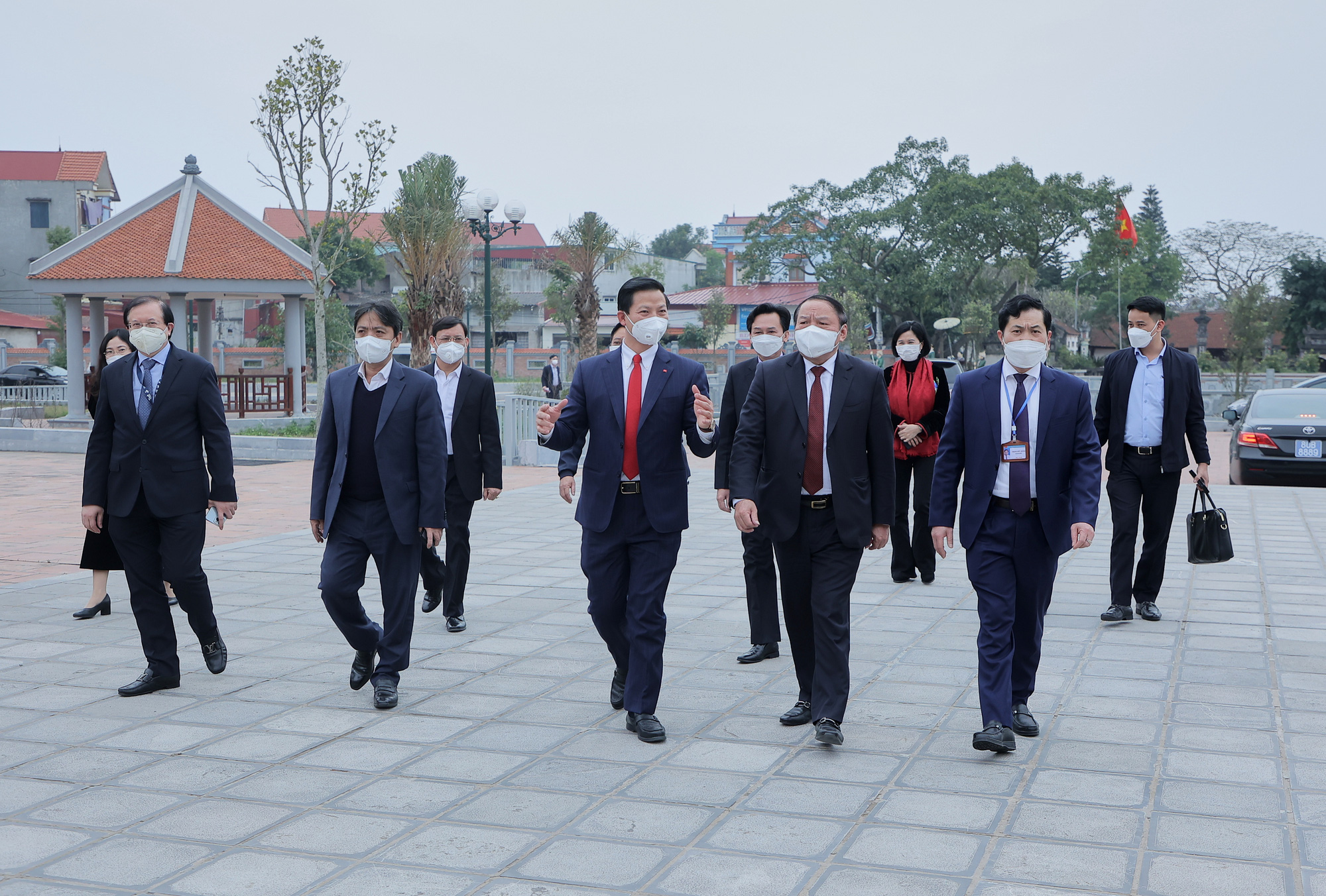 Hình ảnh Bộ trưởng Nguyễn Văn Hùng tham quan, khảo sát một số di tích văn hóa tại tỉnh Bắc Ninh - Ảnh 1.