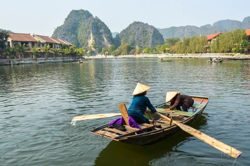 Báo du lịch vùng Vịnh nêu 5 lý do phải tới Việt Nam - Ảnh 1.
