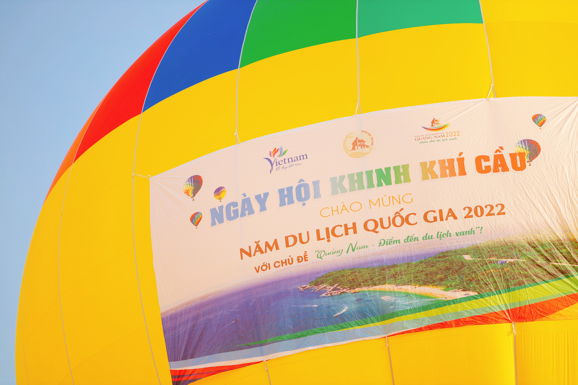 Rực rỡ sắc màu “Ngày hội khinh khí cầu” bên sông Hoài - Ảnh 4.