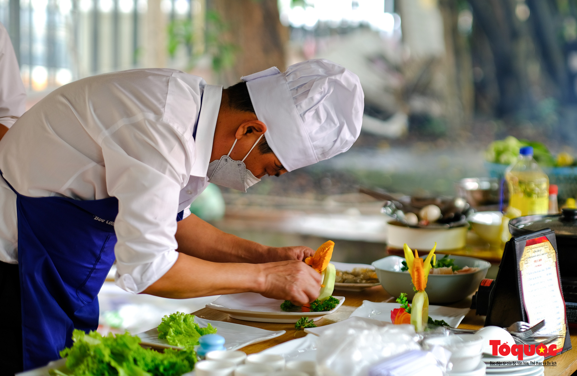 Xem các đấng mày râu vào bếp nấu "Bữa cơm gia đình ấm áp yêu thương" - Ảnh 14.