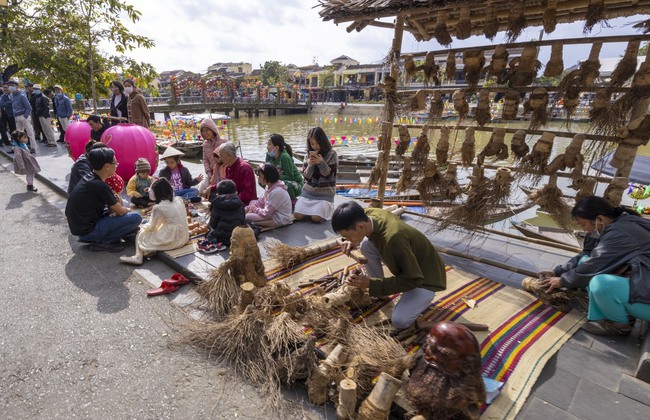 Nhiều hoạt động tại Festival Nghề truyền thống vùng miền lần thứ nhất - Quảng Nam 2022 - Ảnh 2.