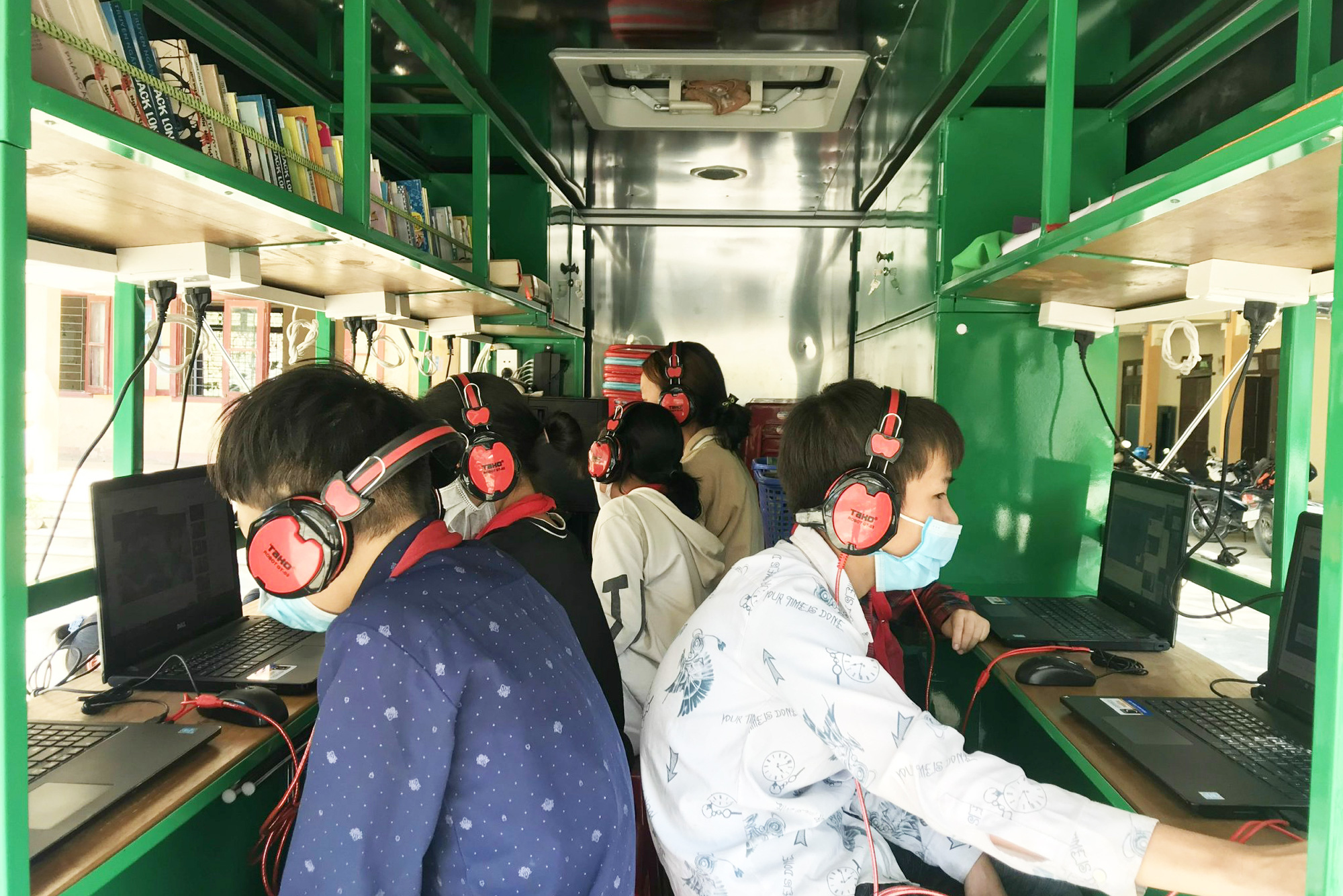 Bắc Kạn: Nhiều hoạt động hưởng ứng Ngày Sách Việt Nam lần thứ 9 - Ảnh 2.