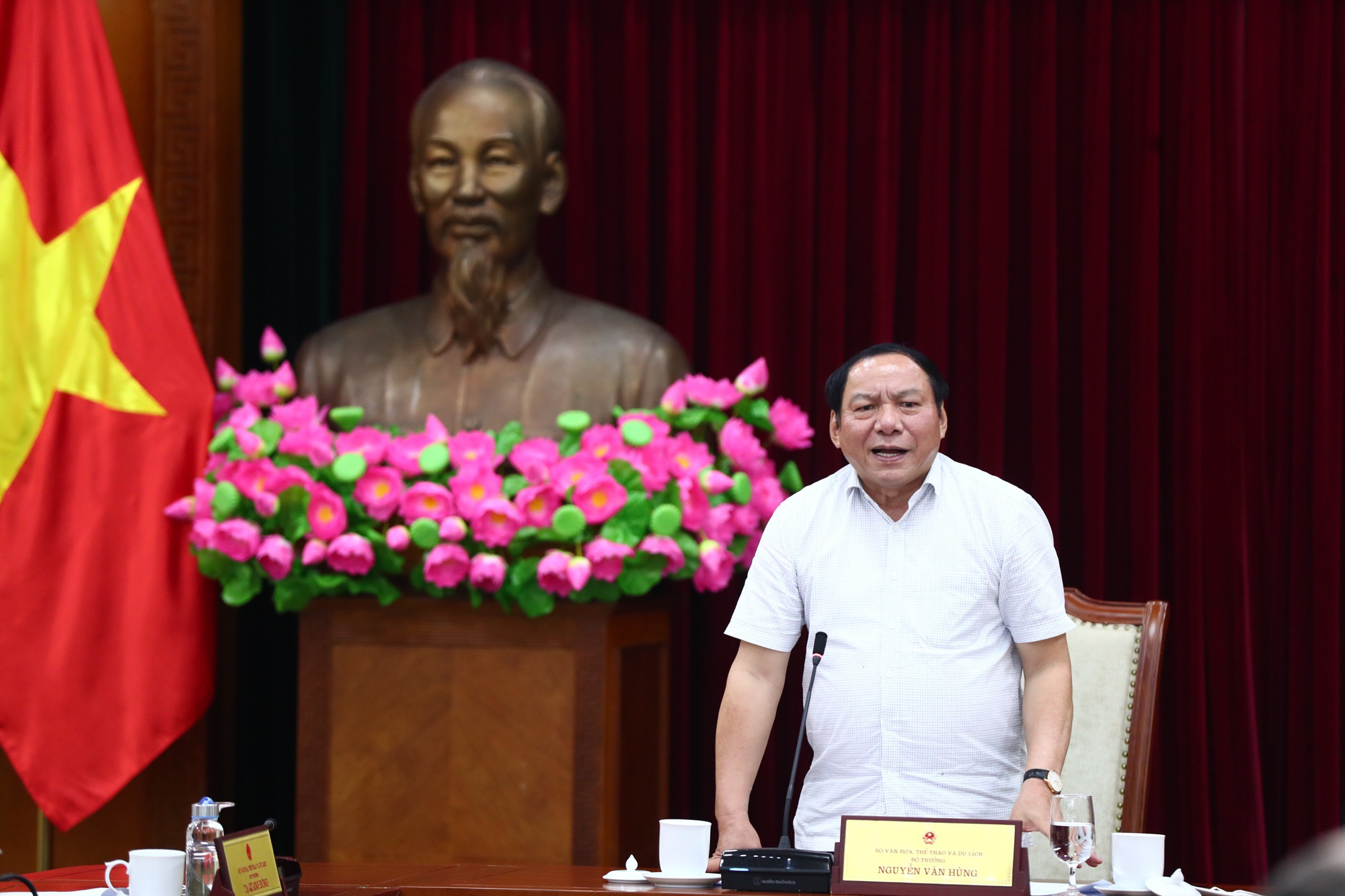 Bộ trưởng Nguyễn Văn Hùng: Không cho phép bất kỳ một đơn vị, cá nhân nào thuộc Bộ VHTTDL "đứng ngoài cuộc" trong việc tổ chức SEA Games 31 - Ảnh 1.