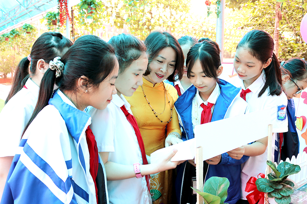 Phú Thọ: Chấn hưng văn hóa và phát triển văn hóa đọc - Ảnh 1.