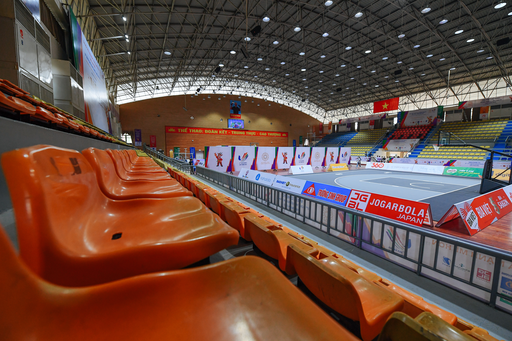 Toàn cảnh nhà thi đấu Thanh Trì, "thánh địa" dành cho người hâm mộ bóng rổ tại SEA Games 31 - Ảnh 3.
