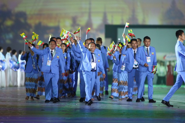 Những khoảnh khắc ấn tượng nhất lễ khai mạc SEA Games 31: Pháo hoa thắp sáng "chảo lửa" Mỹ Đình, những nụ cười tươi ánh lên niềm tự hào dân tộc đã lâu rồi mới thấy! - Ảnh 11.