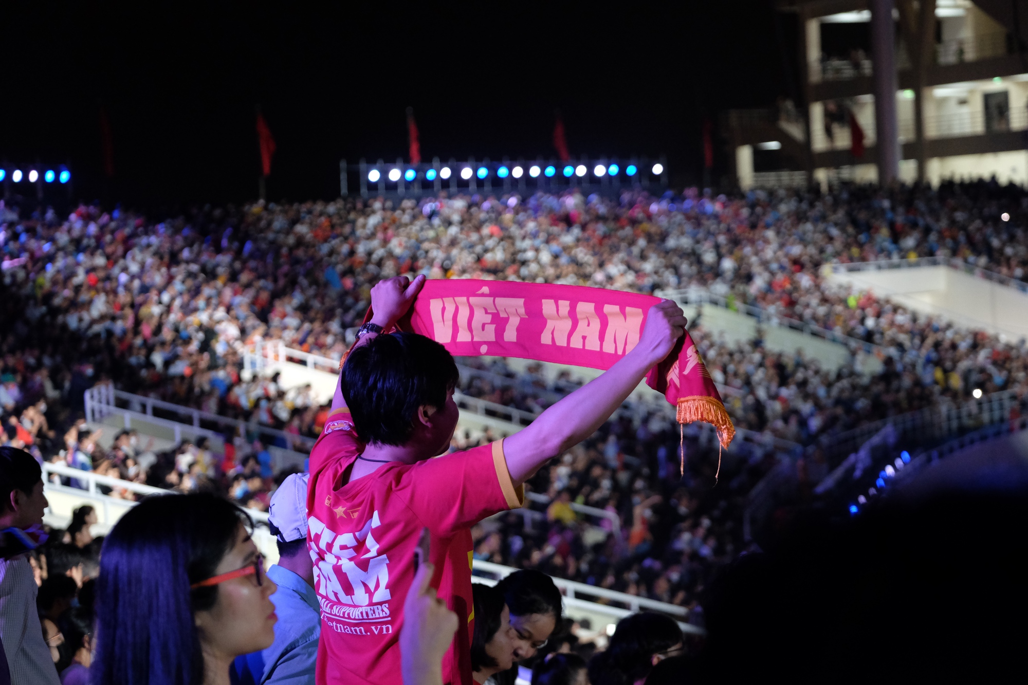 Những hình ảnh ấn tượng trong lễ Khai mạc SEA Games 31 - Vì một Đông Nam Á mạnh mẽ hơn  - Ảnh 17.
