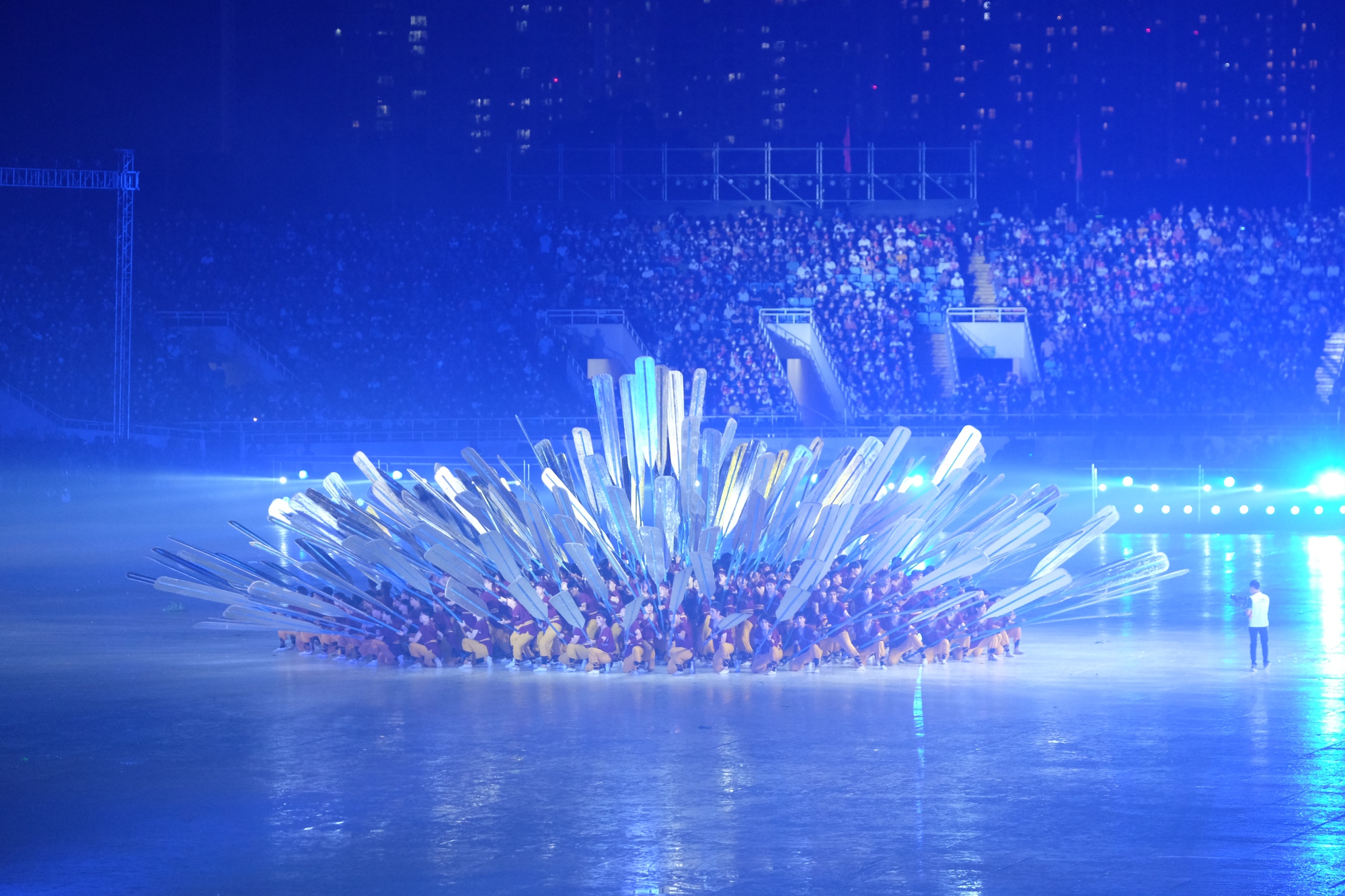 Những hình ảnh ấn tượng trong lễ Khai mạc SEA Games 31 - Vì một Đông Nam Á mạnh mẽ hơn  - Ảnh 4.