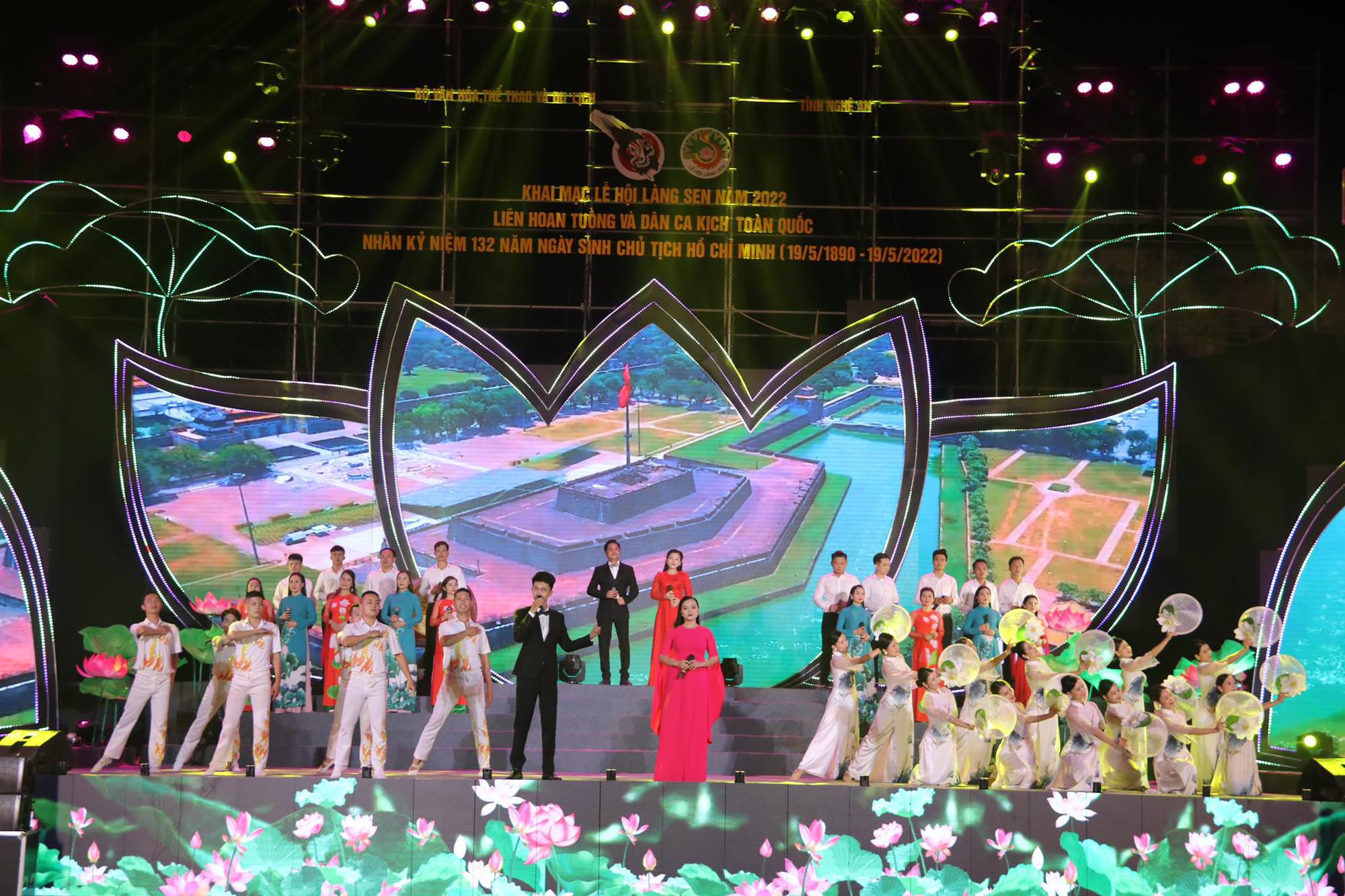 Khai mạc Lễ hội Làng Sen, Liên hoan Tuồng và Dân ca kịch toàn quốc - 2022 - Ảnh 3.