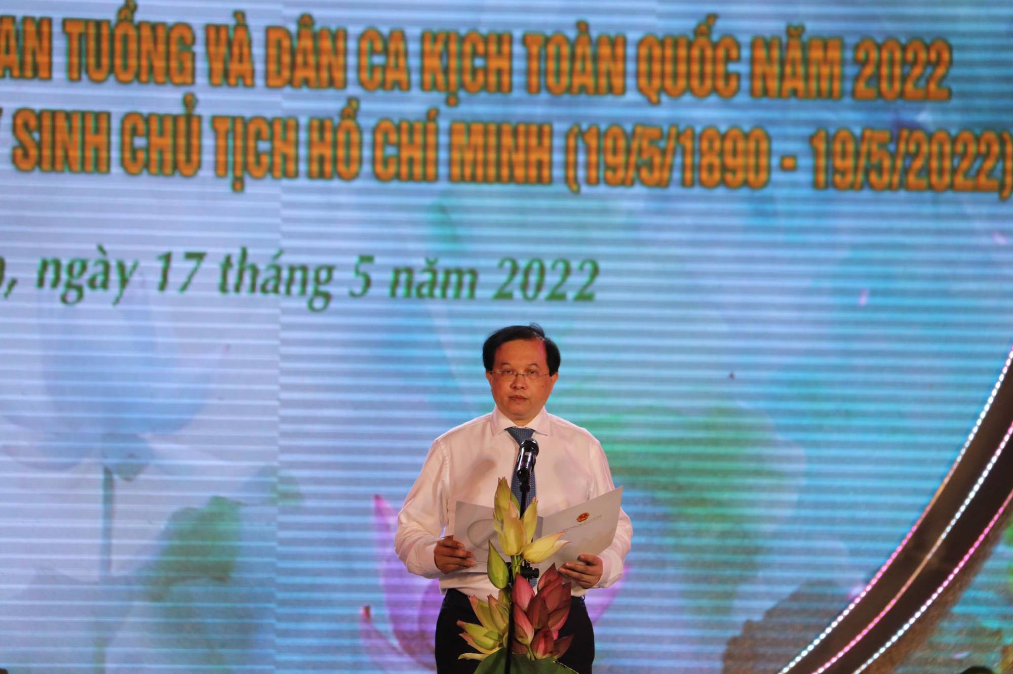 Khai mạc Lễ hội Làng Sen, Liên hoan Tuồng và Dân ca kịch toàn quốc - 2022 - Ảnh 1.