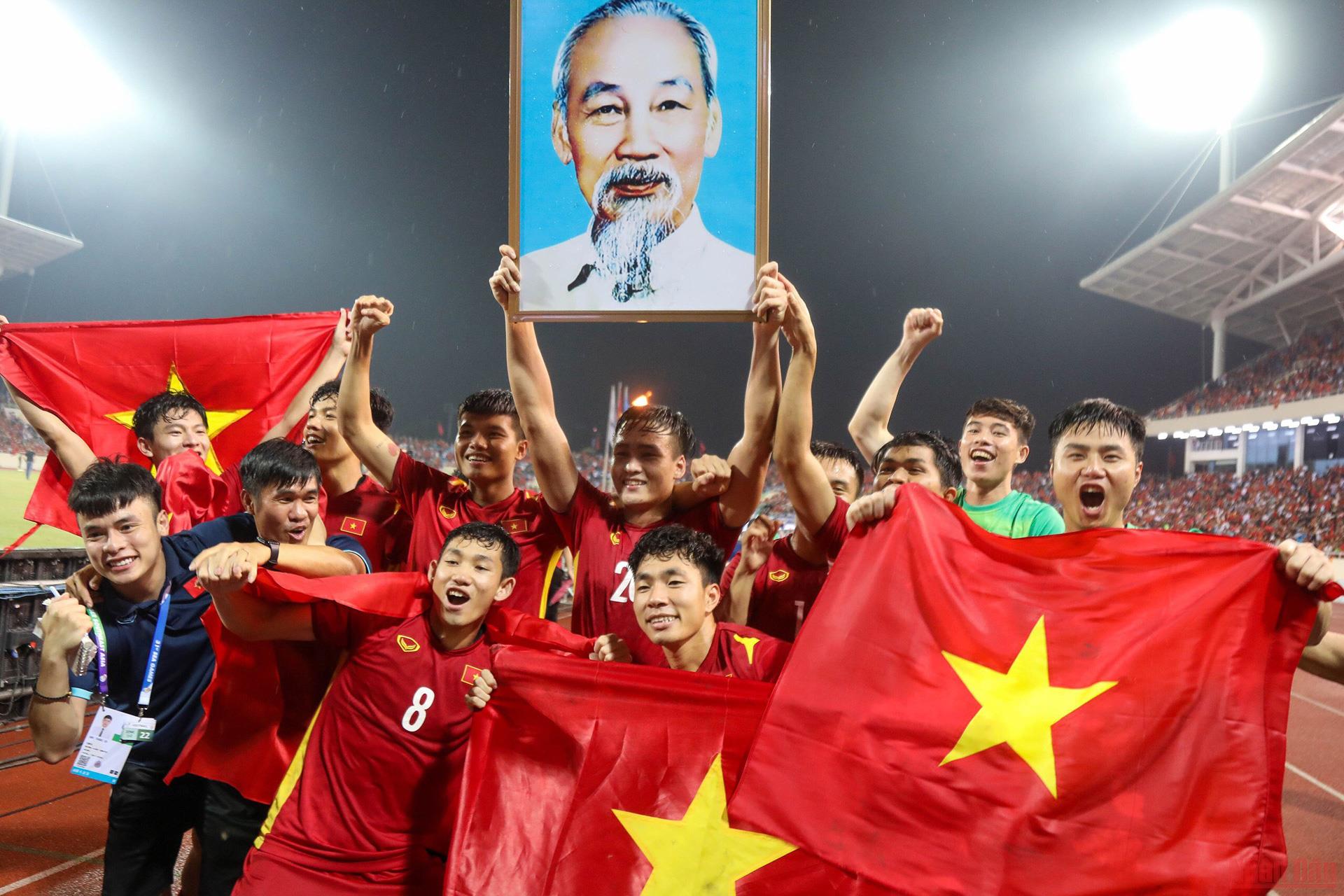 SEA Games 31: Vượt khó khăn để làm nên những kỳ tích lịch sử - Ảnh 1.