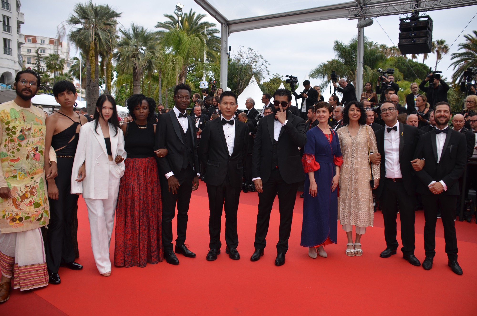 "Tấm ván phóng dao"- phim duy nhất từ Đông Nam Á được mời tham dự LHP Cannes 2022 - Ảnh 1.