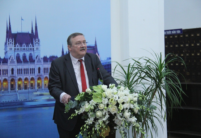 Khai mạc Triển lãm "Tòa nhà Quốc hội Hungary" - Ảnh 2.