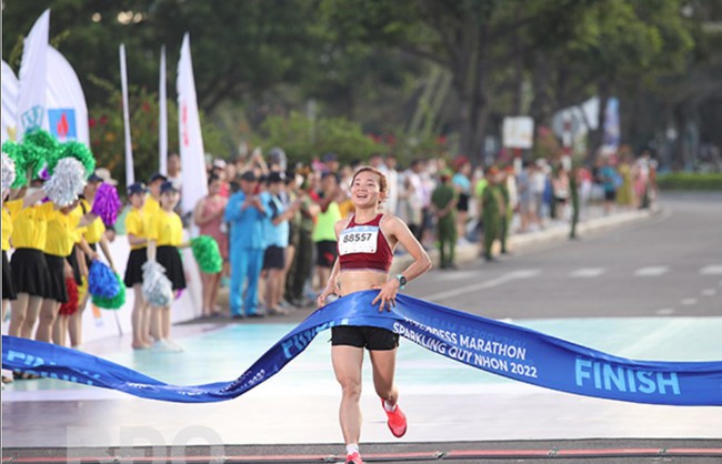 VnExpress Marathon Sparkling Quy Nhơn 2022: Thêm động lực phát triển phong trào chạy bộ - Ảnh 3.