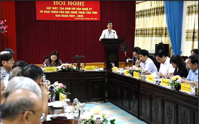 Yên Bái: Gặp mặt, tọa đàm với văn nghệ sĩ về hoạt động văn học nghệ thuật - Ảnh 1.