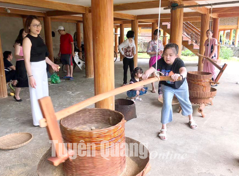 Sức bật du lịch xứ Tuyên - Ảnh 2.