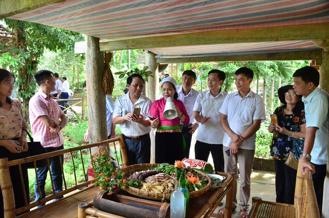 Hòa Bình: Phát triển nông nghiệp gắn với mục tiêu đưa du lịch thành nền kinh tế mũi nhọn - Ảnh 1.