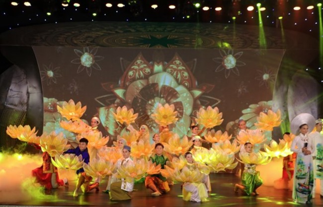 Xây dựng môi trường văn hóa cơ sở: Đáp ứng yêu cầu phát triển bền vững đất nước - Ảnh 1.