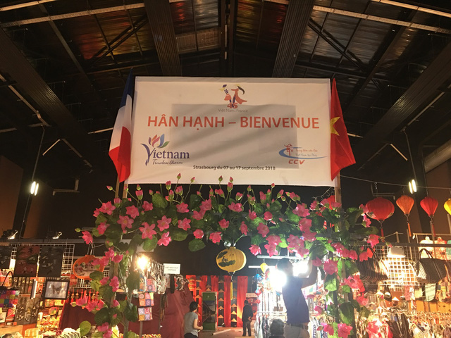 Tăng cường đầu tư cho các hoạt động văn hóa, nghệ thuật phục vụ kiều bào - Ảnh 4.