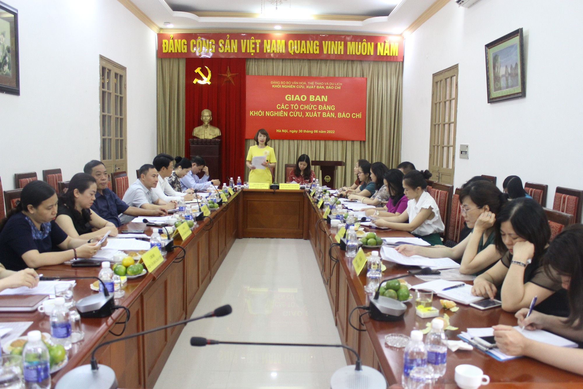 Khối Nghiên cứu, Xuất bản, Báo chí sơ kết công tác Đảng 6 tháng đầu năm 2022 - Ảnh 1.