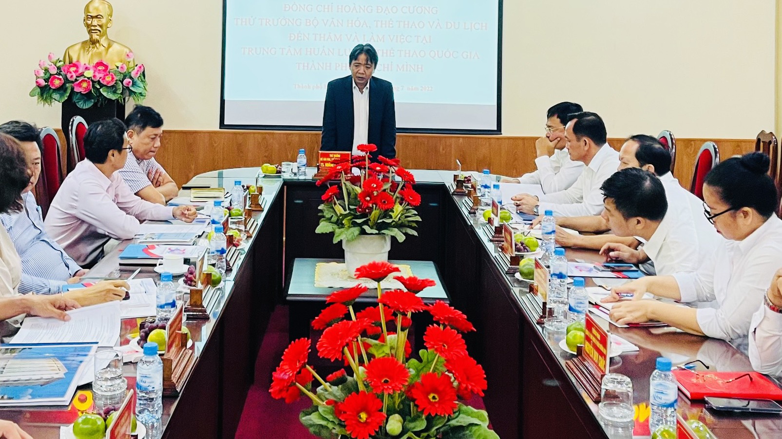 Thứ trưởng Hoàng Đạo Cương yêu cầu khởi công dự án “Cải tạo, nâng cấp các công trình thuộc TTHLTT Quốc gia TP.HCM” trong quý I/2023 - Ảnh 1.