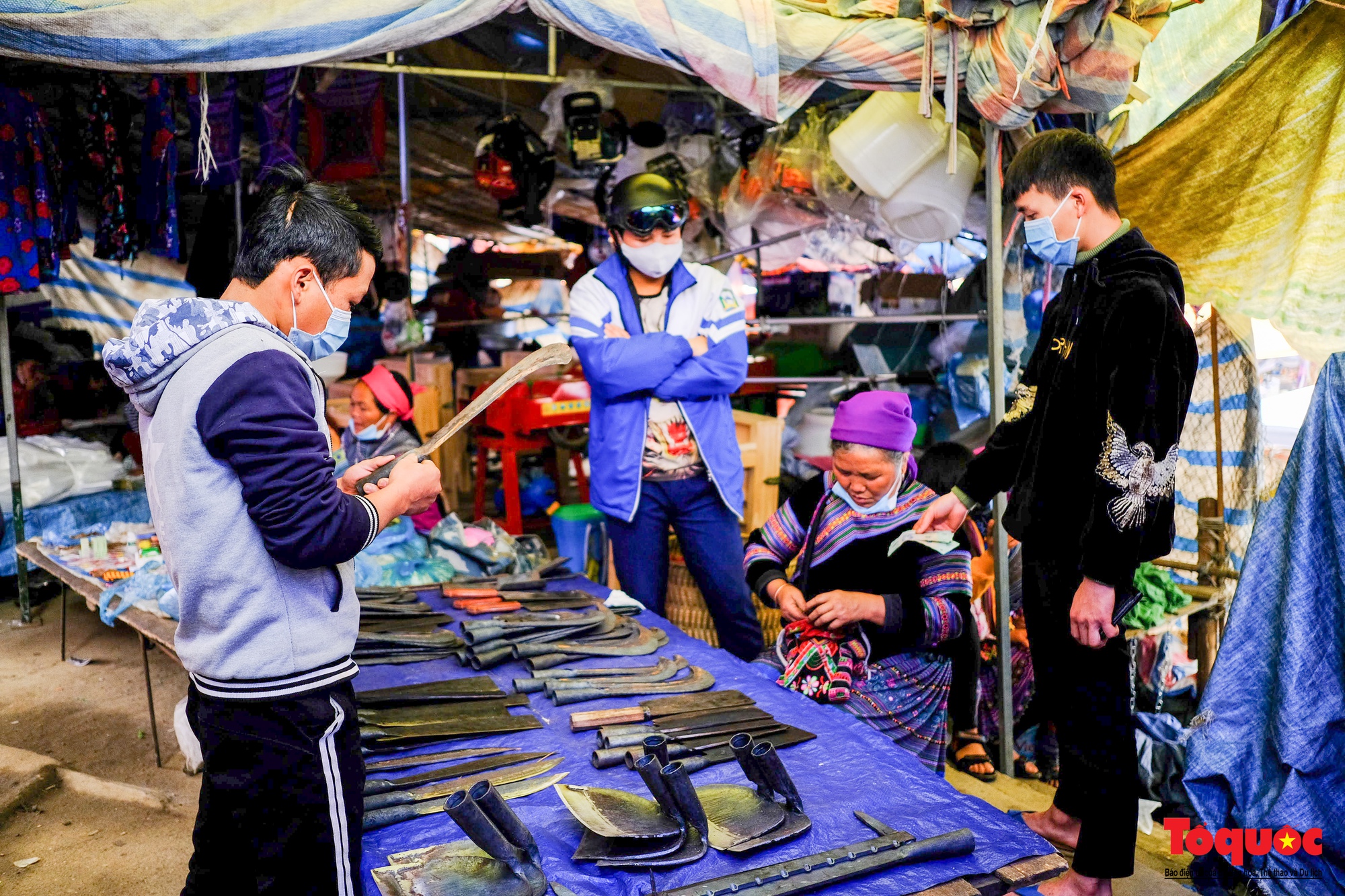 Chợ phiên Bắc Hà - Nét đẹp nguyên sơ ở vùng cao Tây Bắc - Ảnh 21.