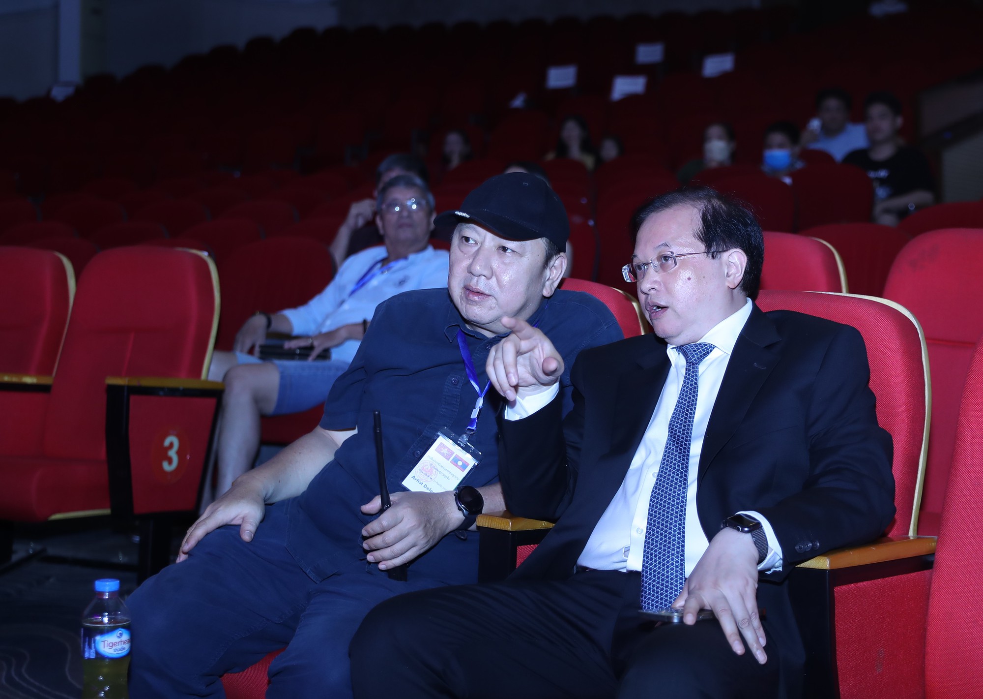 Ảnh: Thứ trưởng hai nước Việt Nam- Lào dự buổi tổng duyệt chương trình nghệ thuật "Hồn sen Việt- Hương sắc Chăm Pa” - Ảnh 2.