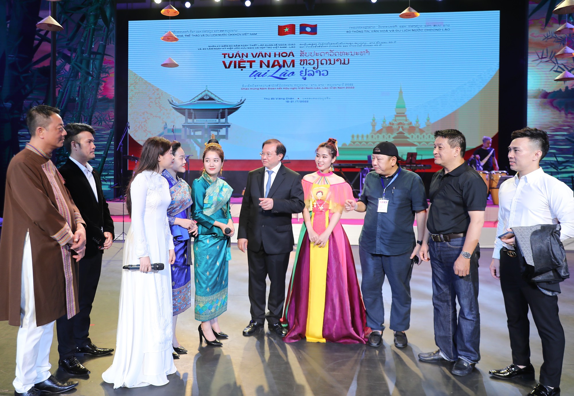 Ảnh: Thứ trưởng hai nước Việt Nam- Lào dự buổi tổng duyệt chương trình nghệ thuật "Hồn sen Việt- Hương sắc Chăm Pa” - Ảnh 7.