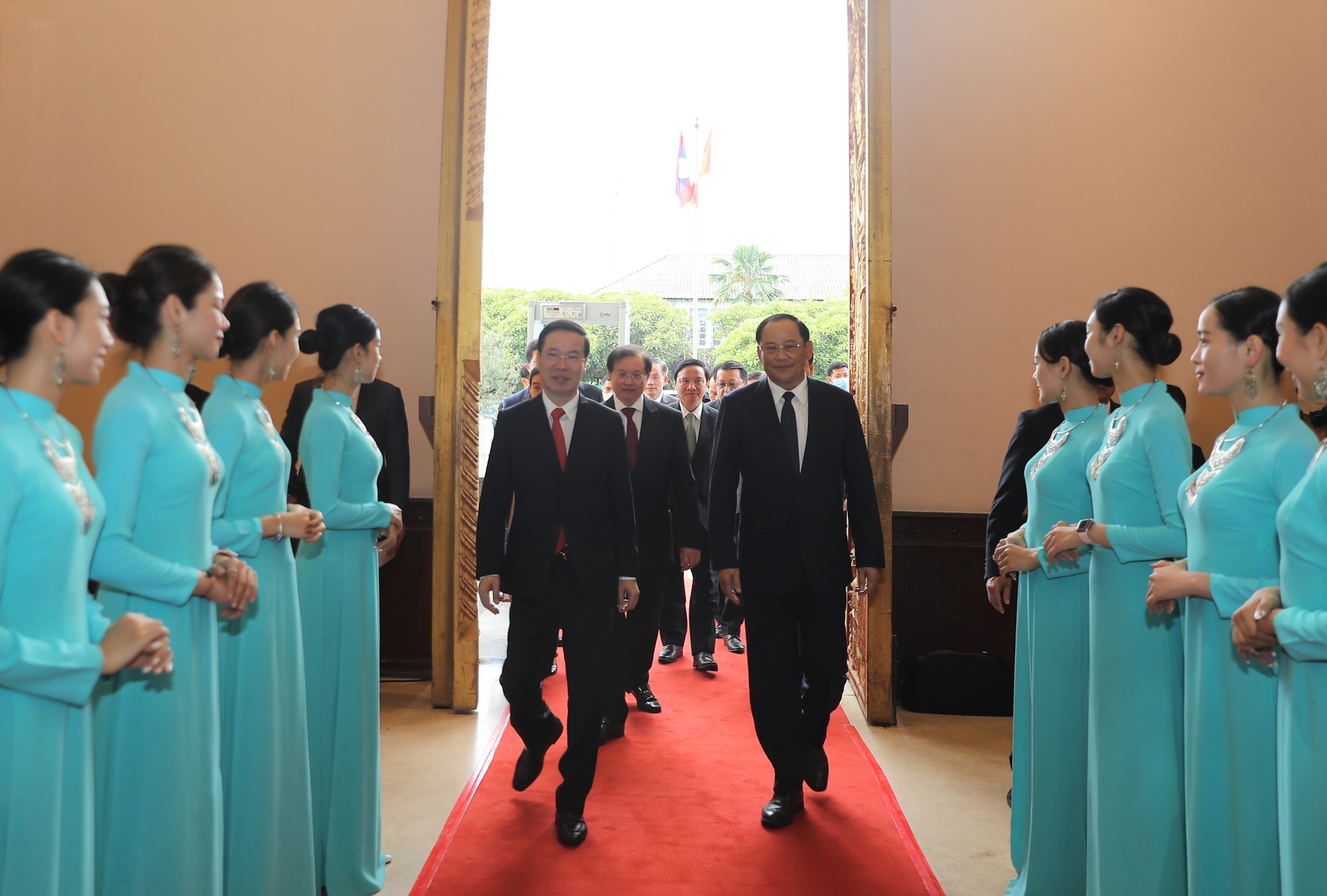 Khai mạc triển lãm "Việt Nam tươi đẹp" tại thủ đô Viêng Chăn, Lào - Ảnh 1.