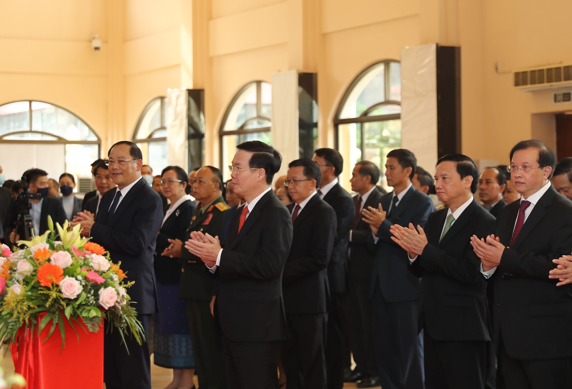 Khai mạc triển lãm "Việt Nam tươi đẹp" tại thủ đô Viêng Chăn, Lào - Ảnh 2.