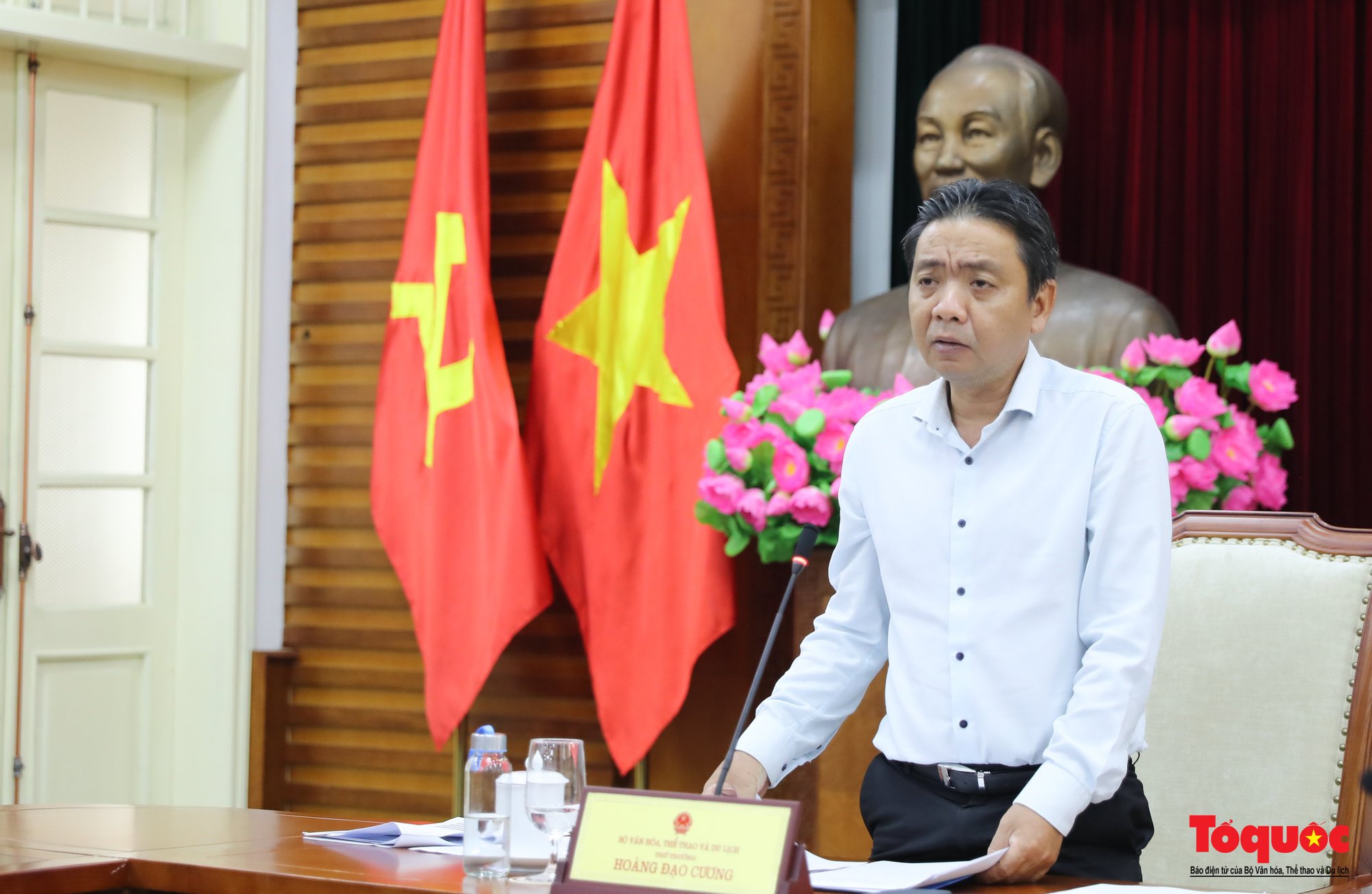 Bộ VHTTDL tổ chức Hội nghị Ban Chỉ đạo chuyển đổi số 6 tháng đầu năm 2022 - Ảnh 1.