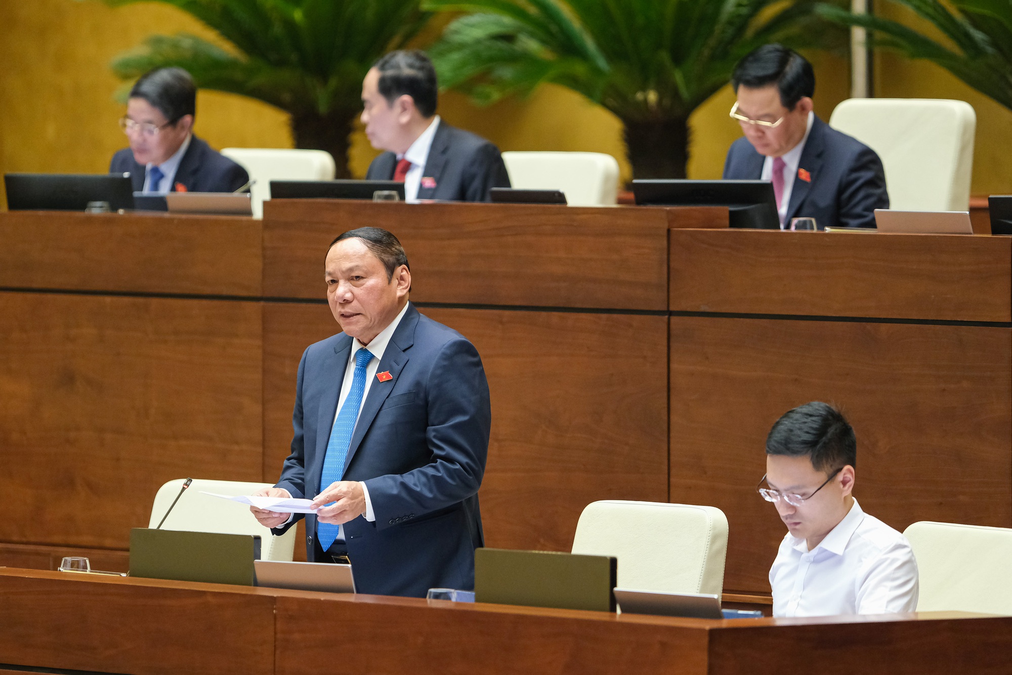 Bộ trưởng Nguyễn Văn Hùng: Làm mới sản phẩm du lịch và văn hóa để khách quốc tế quay trở lại Việt Nam - Ảnh 2.