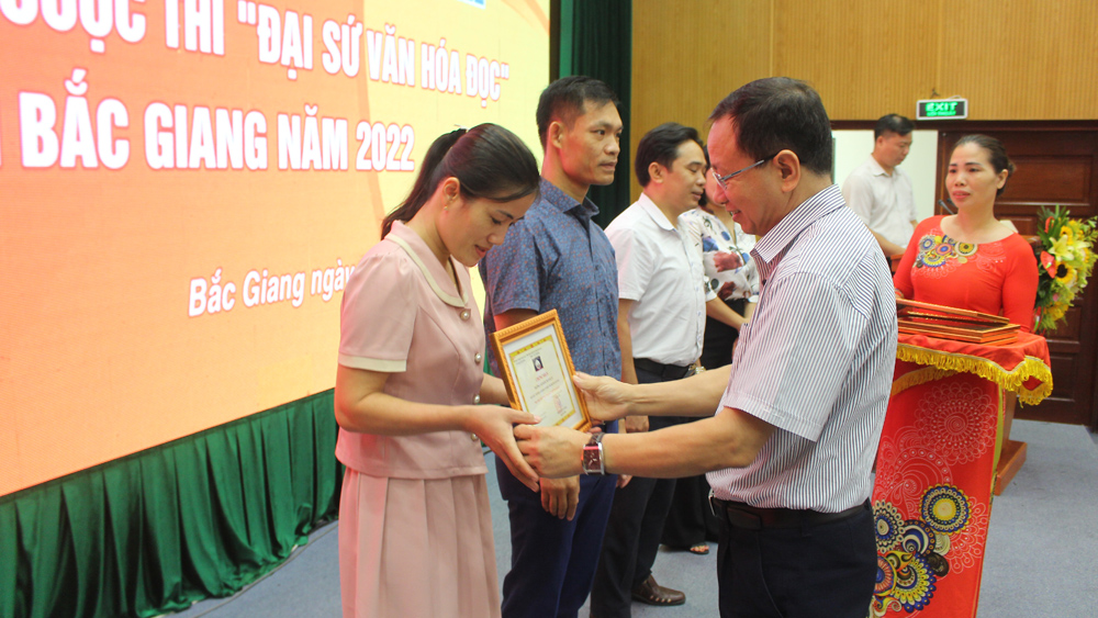 Bắc Giang: 20 tác giả được tặng Giải "Đại sứ văn hóa đọc" - Ảnh 2.