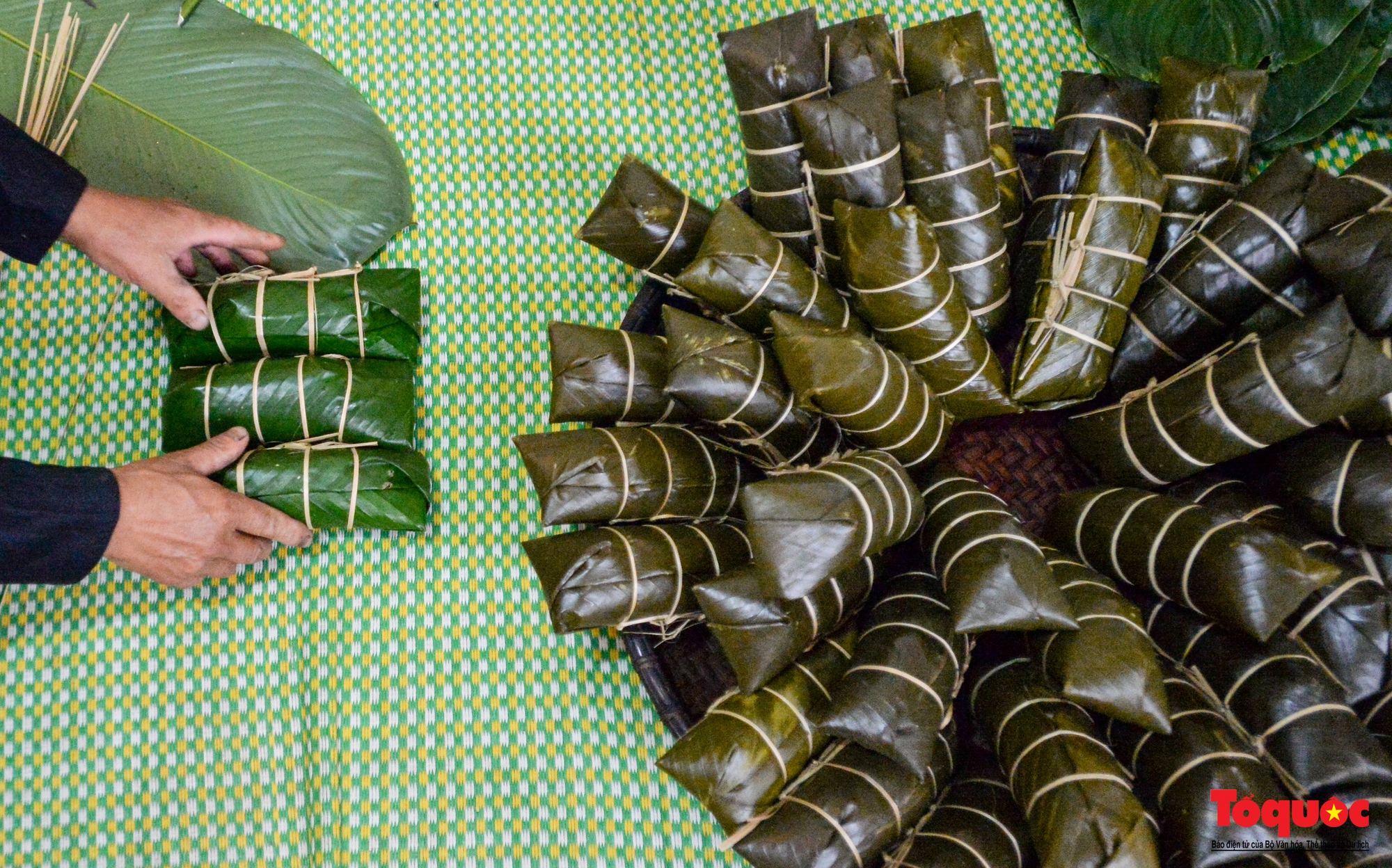 Bánh chưng đen - Tinh hoa ẩm thực của người Tày Bắc Hà - Ảnh 14.