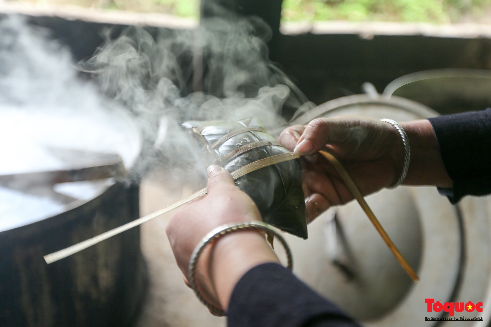 Bánh chưng đen - Tinh hoa ẩm thực của người Tày Bắc Hà - Ảnh 17.