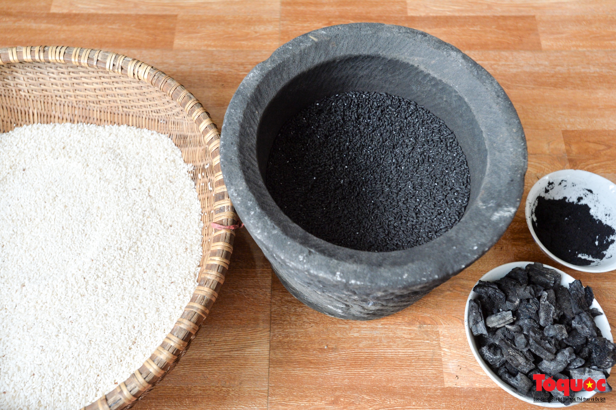 Bánh chưng đen - Tinh hoa ẩm thực của người Tày Bắc Hà - Ảnh 6.