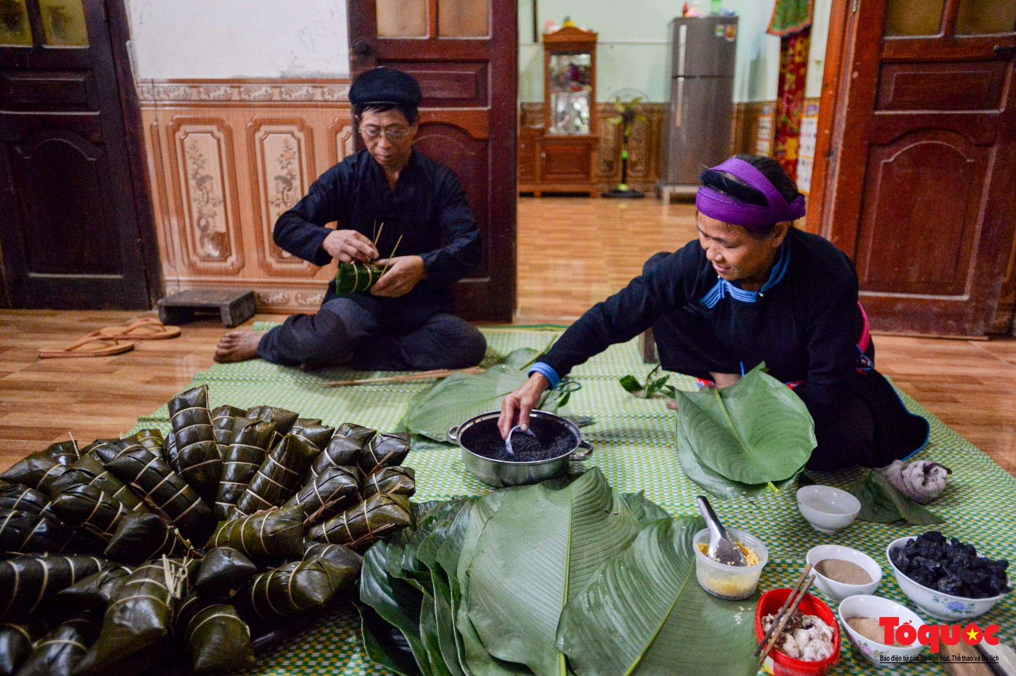 Bánh chưng đen - Tinh hoa ẩm thực của người Tày Bắc Hà - Ảnh 8.
