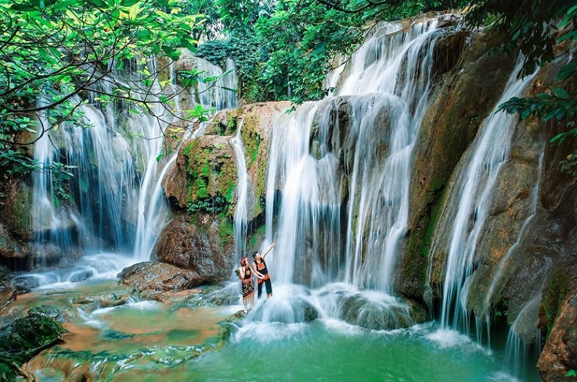 4 thác nước "đẹp như tranh vẽ" của Việt Nam xuất hiện trên tem bưu chính - Ảnh 2.