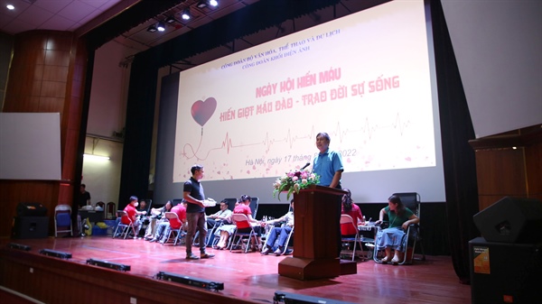 Công đoàn Bộ Văn hóa, Thể thao và Du lịch tổ chức hoạt động hiến máu tình nguyện - Ảnh 2.