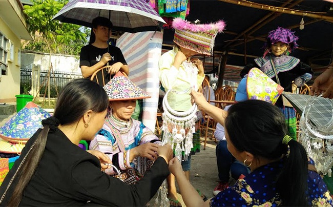Yên Bái: Phát triển sản phẩm lưu niệm gắn với quảng bá du lịch - Ảnh 1.